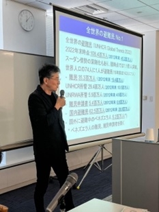 石井氏はマイク片手に歩きながらのご講演、現場を知っているからこその内容が豊富で興味がつきませんでした。